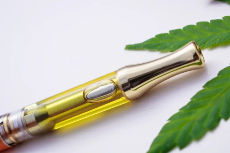 how do i make my own vape oil scaled[1]